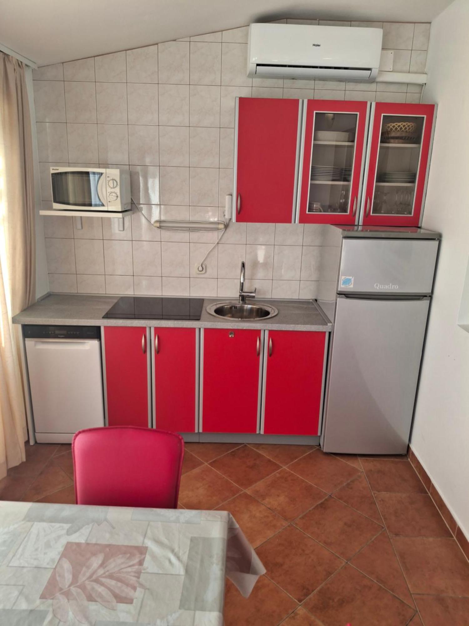 Apartmani Totic Apartment *